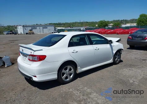 2011 Toyota Corolla S z USA, uszkodzony, nr VIN 2T1BU4EE3BC729367